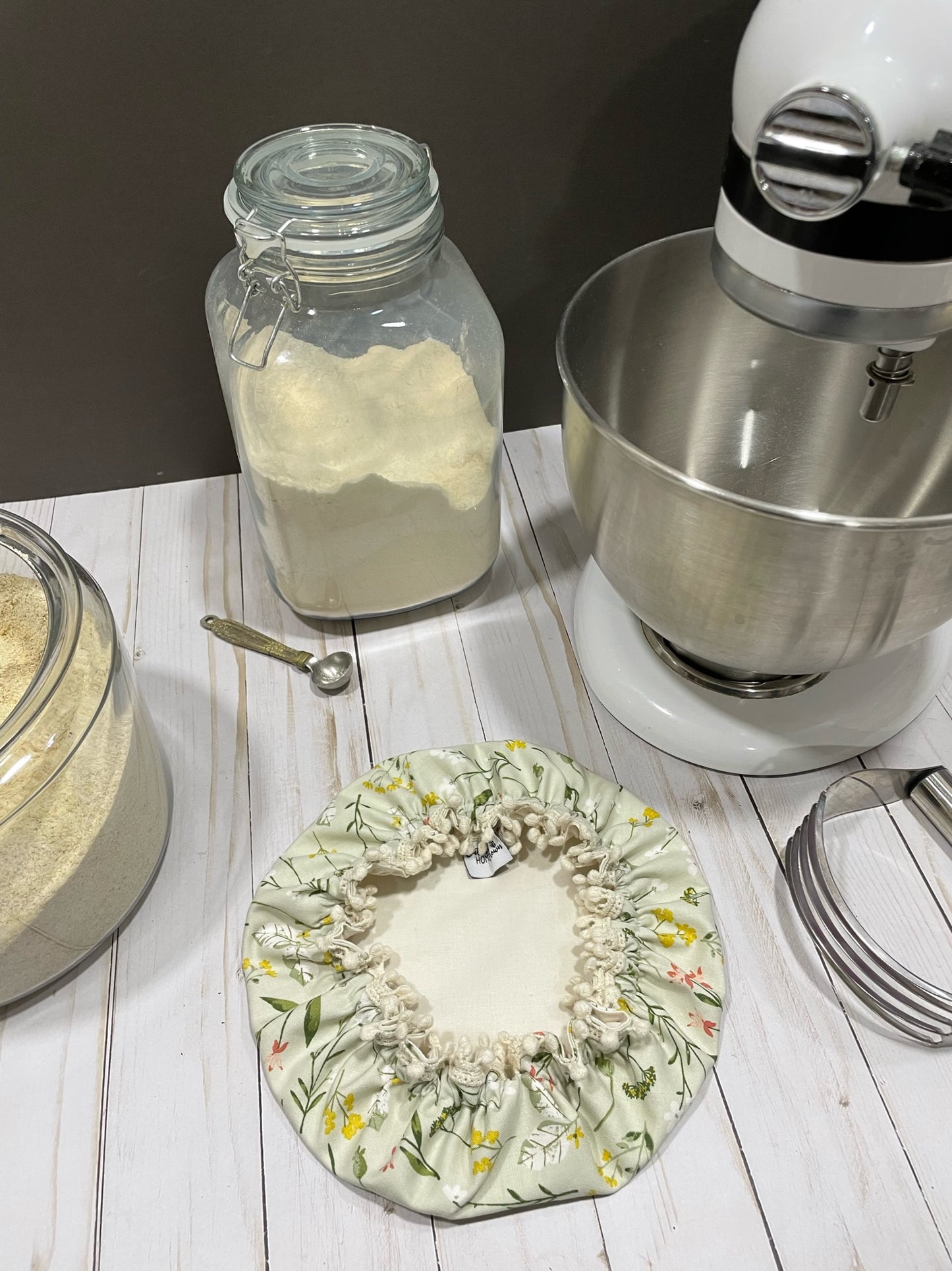 Kitchen Stand mixer bowl cover (lt green wildflower fabric)